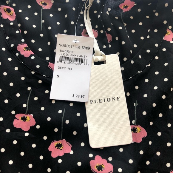 ✨NWT✨ Floral & Polkadot Top - Picture 5 of 7
